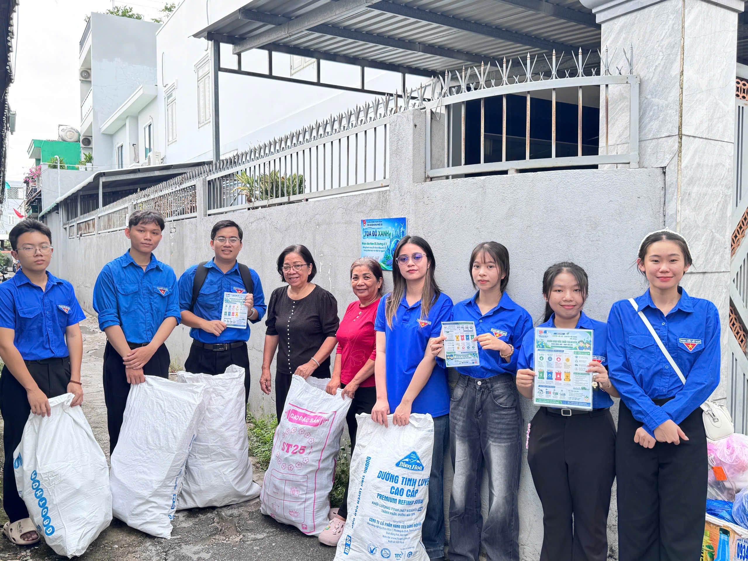 📣📣 CHI ĐOÀN KHU PHỐ 30 ĐỒNG HÀNH CÙNG NHÂN DÂN TRONG PHÂN LOẠI RÁC THẢI TẠI NGUỒN ♻️🌱