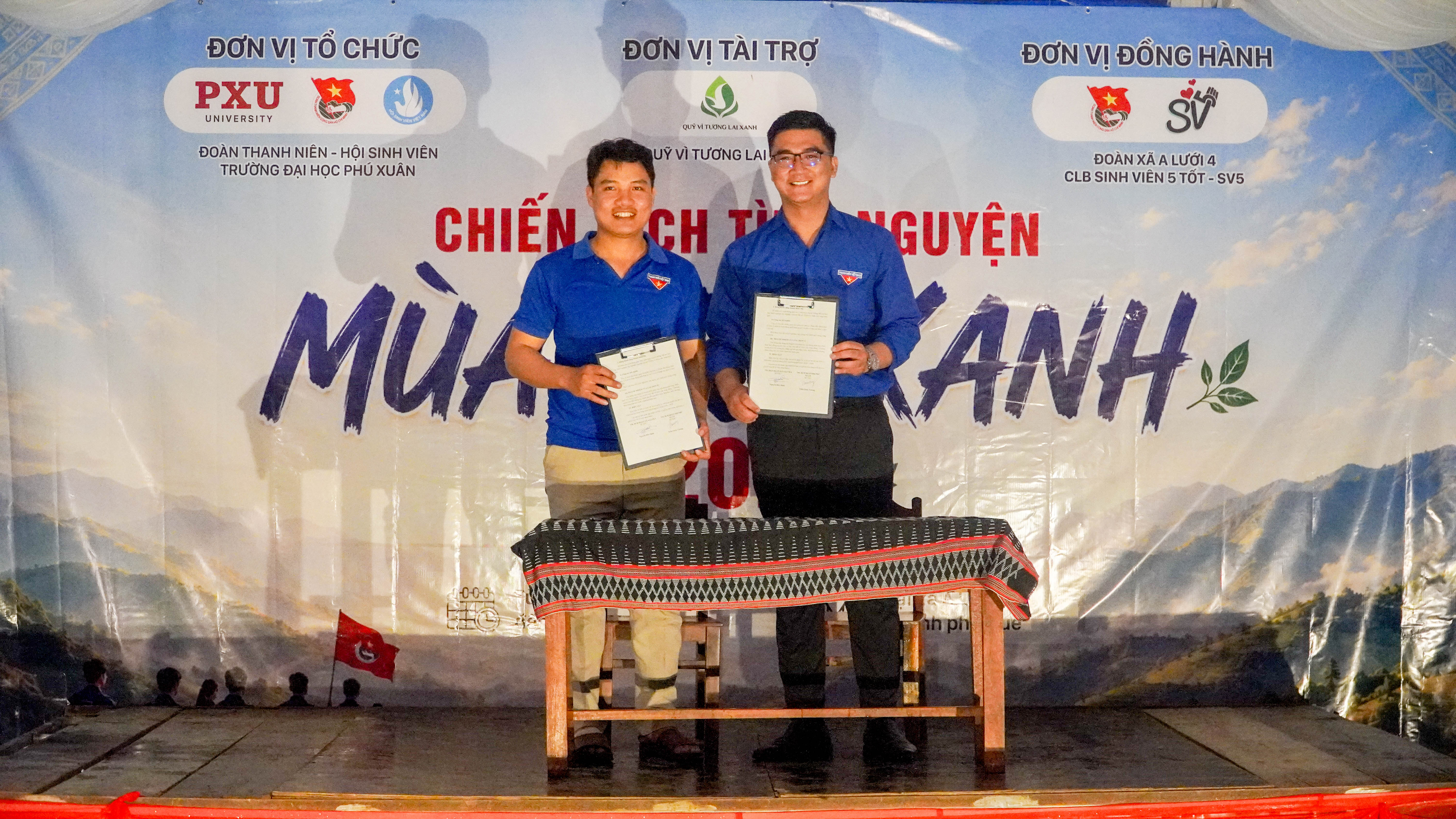 Ký kết Chương trình phối hợp thực hiện Đề án "Tuổi trẻ Việt Nam đồng hành với thanh thiếu nhi vùng biên giới" giai đoạn 2026–2030 giữa Đoàn Trường Đại học Phú Xuân và Đoàn xã A Lưới 4.
