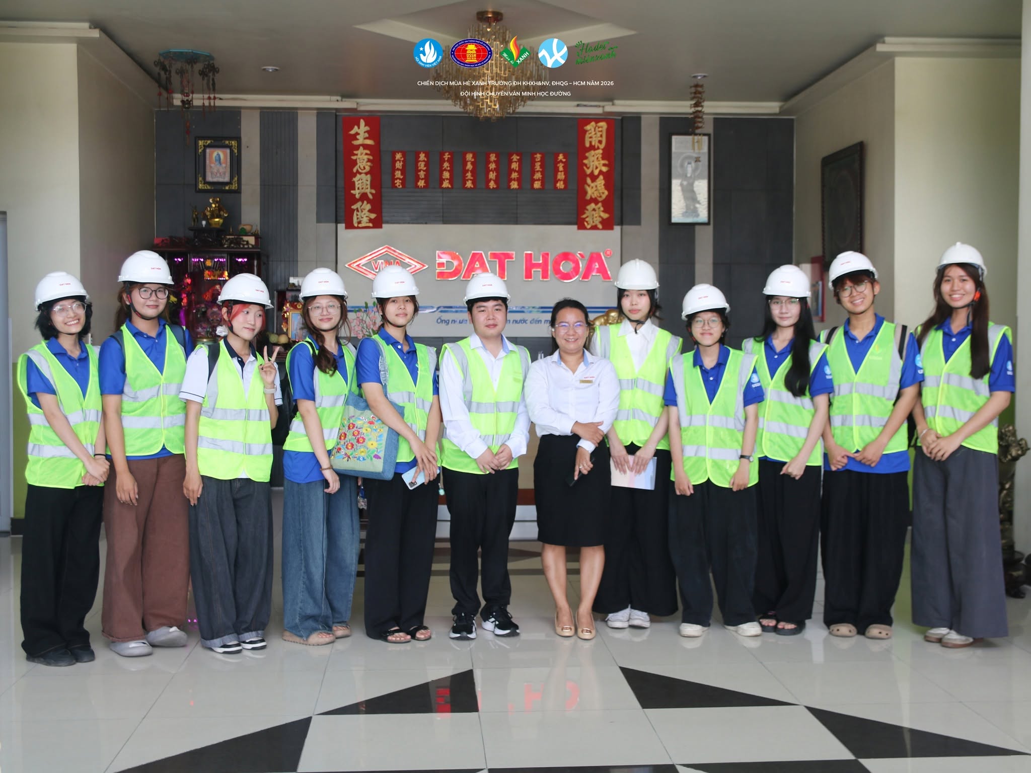 Tham quan và làm việc tại Công ty TNHH Nhựa Đạt Hòa