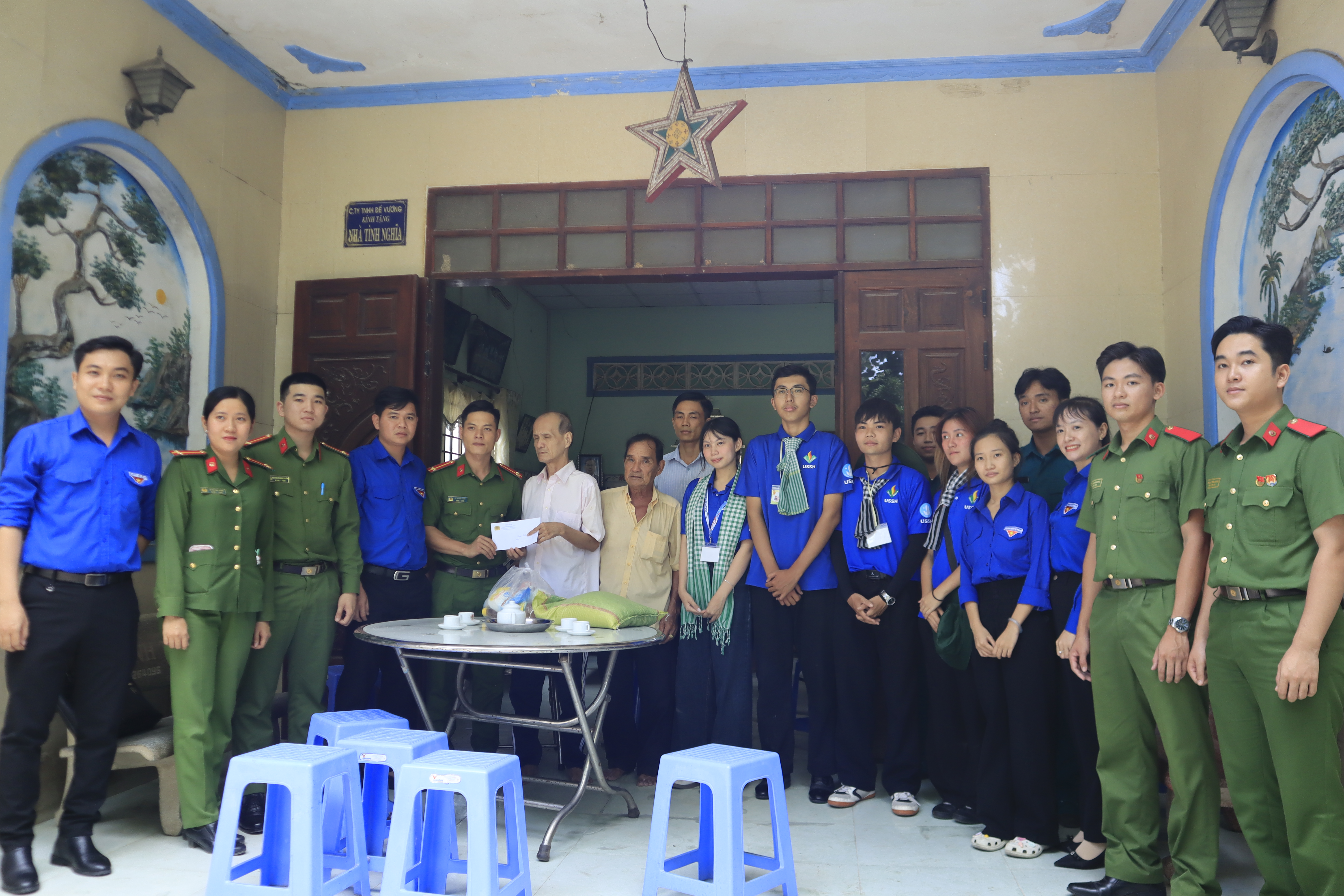 Chương trình "Màu hoa đỏ"