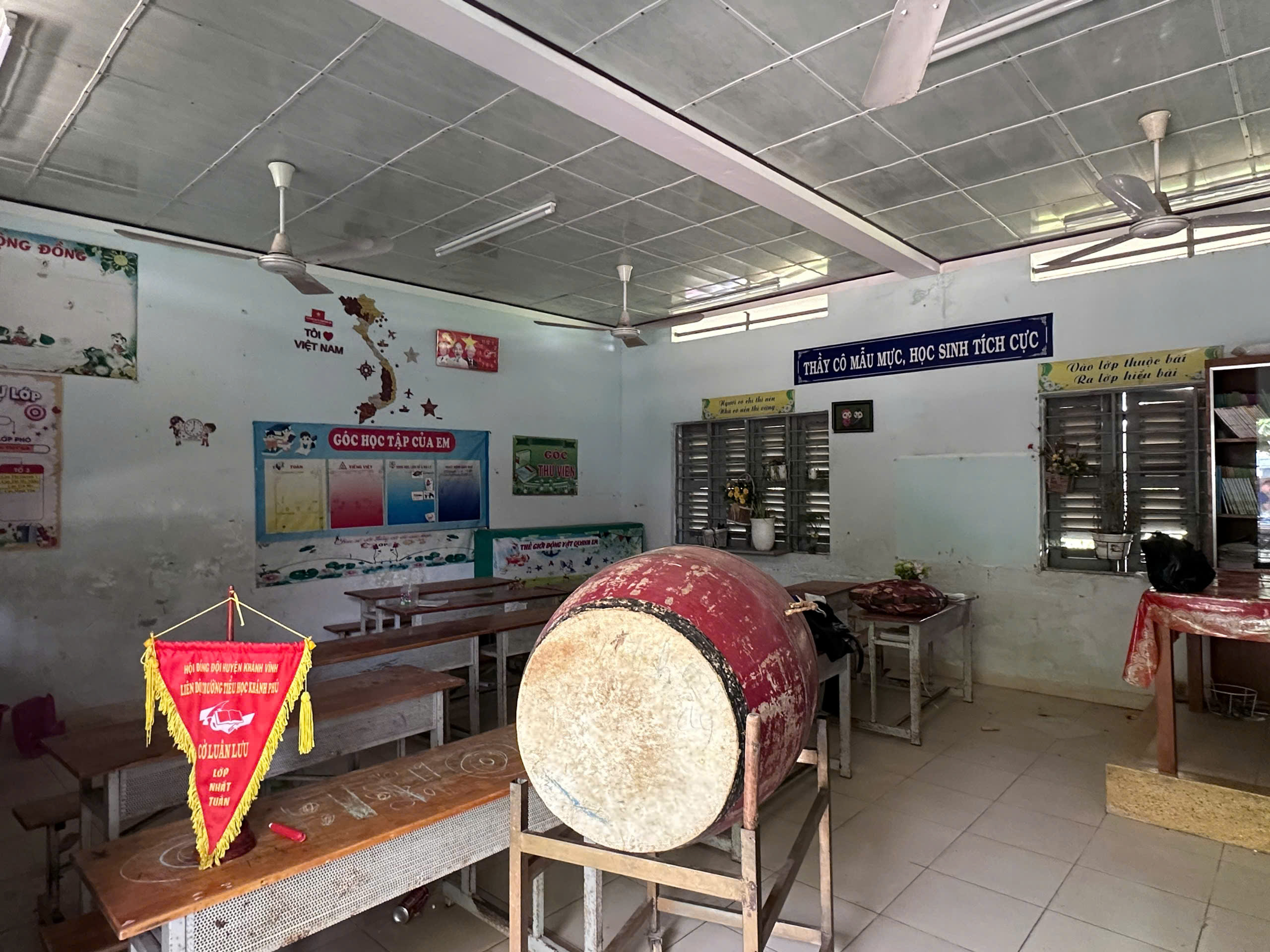 Phòng học trước khi tu sửa