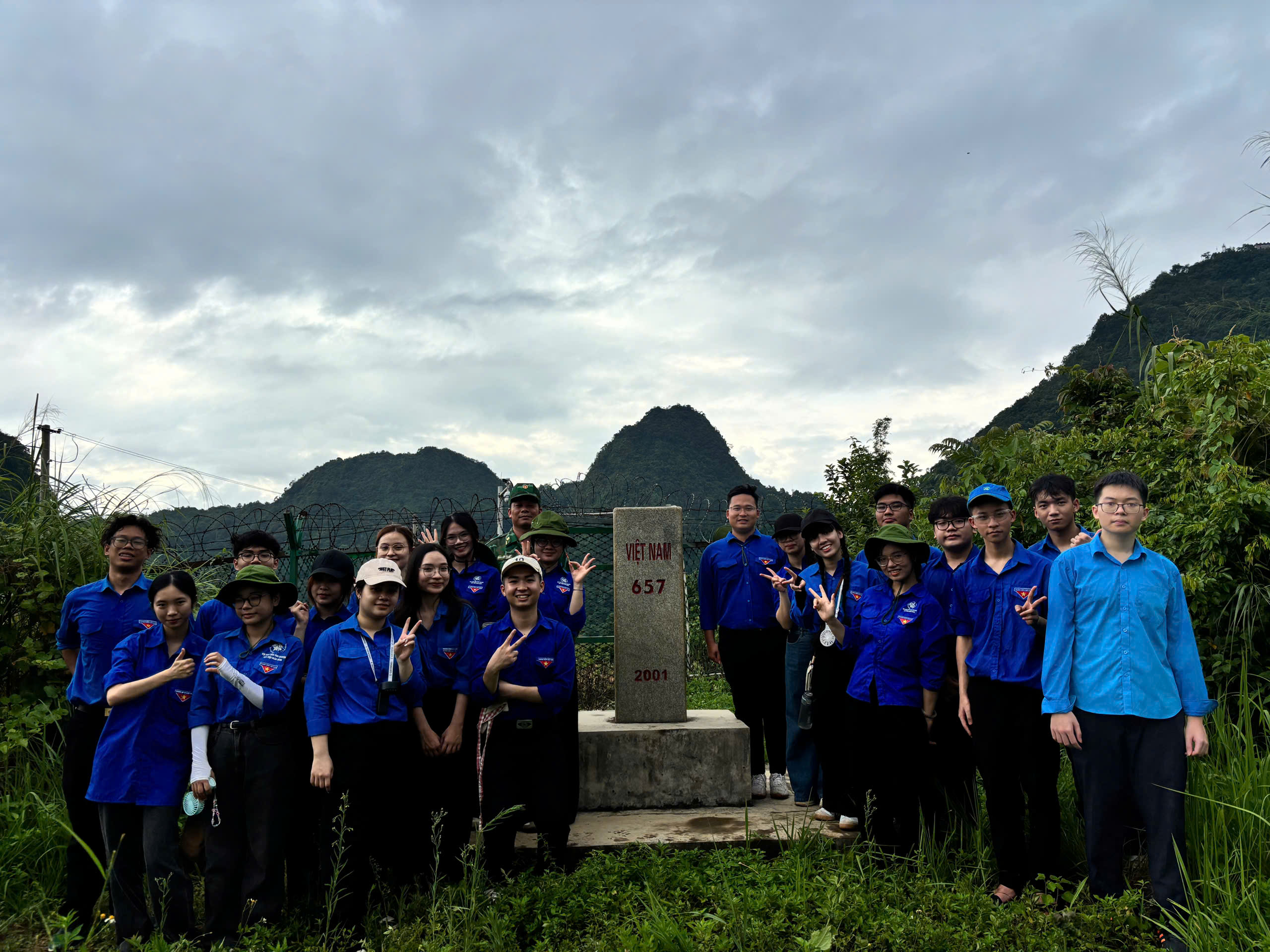 SINH VIÊN HỌC VIỆN NGÂN HÀNG HƯỚNG VỀ BIÊN CƯƠNG TỔ QUỐC, BẢO VỆ CHỦ QUYỀN QUỐC GIA