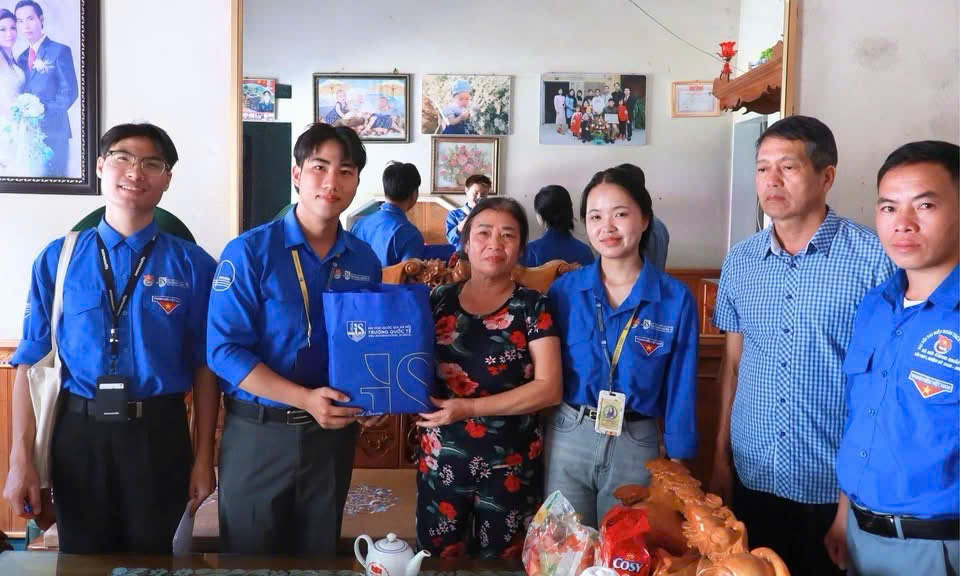 MANG LÒNG BIẾT ƠN ĐẾN TỪNG MÁI NHÀ  🕊️