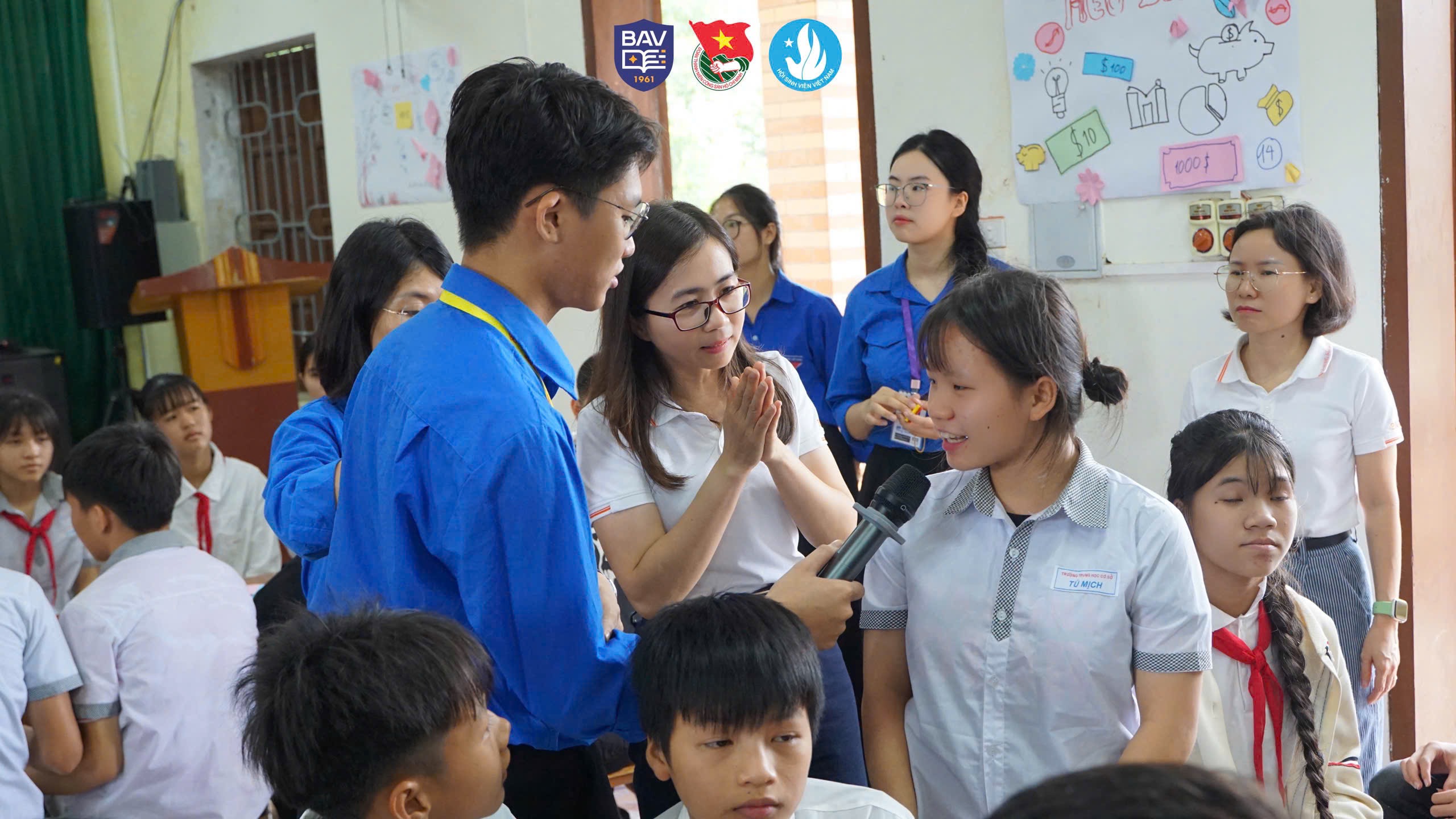 Đồng hành cùng Học sinh Mẫu Sơn sử dụng AI an toàn và hiệu quả