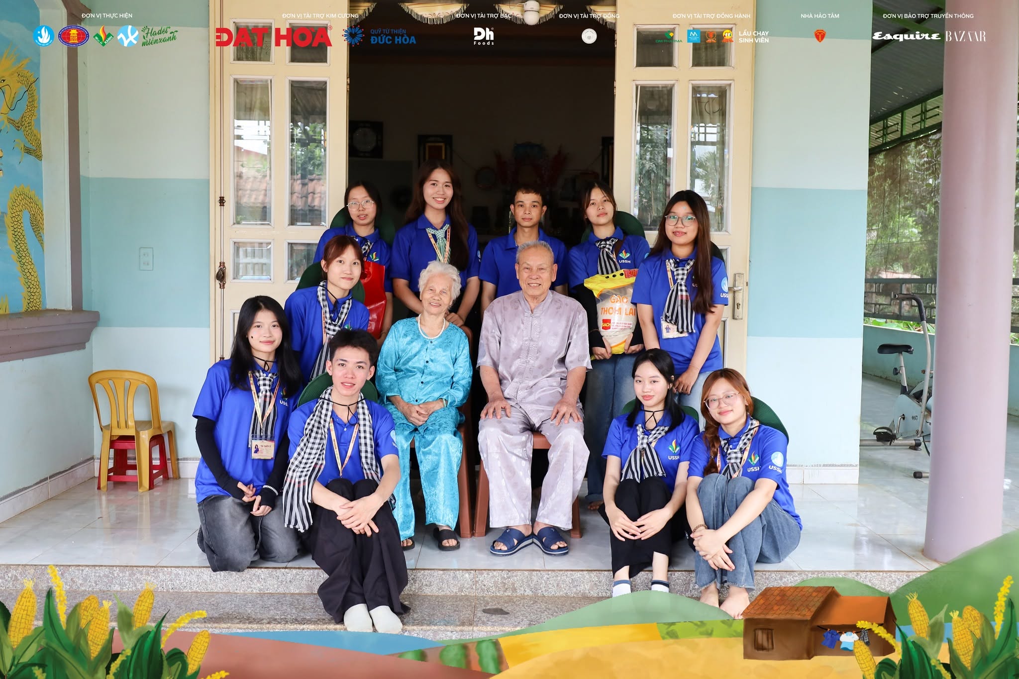 Trao tặng 25 phần quà tri ân gia đình có công và cựu Thanh niên xung phong